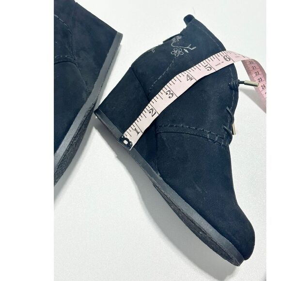 Cloudwalkers by Avenue Ankle Boots Booties Embroidered Flowers Lace‎ Up Black 9 - Picture 9 of 10